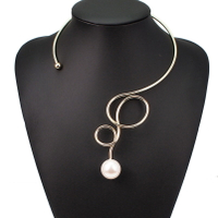 新款歐美夸張金屬時尚項圈女 獨特設計珍珠短項鏈頸圈潮流配飾