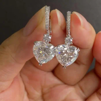 Ruihe New Custom Design 18K Real Gold Total 10ct D VVSI Moissanite Earrings Fashion Jewelry Women