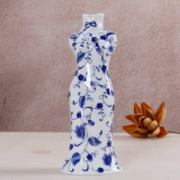 Home Decor Mini Vase Traditional China Woman Design Cheongsam Vase Blue and White Chinese Porcelain