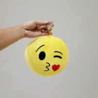 Boneka Kissing Emoji Lucu Size 22 Cm/ Emoji