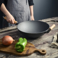 Chinese Cast Iron Wok Traditional Non Stick Stove Cooking Gas Wok Multifunction Pan Frying Handmade Cookware