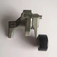 Auto Parts Tensioner For Joylong Hiace