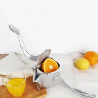 DIY Fruit Juicer Manual Stainless Steel Mini Citrus Juicer Orange Lemon Fruit Juicer Grinder Kitchen Gadget Juice Tool