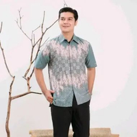 Hem Batik Pekalongan Pria Motif Kotak kotak Mega Mendung Moderen Lengan Pendek Katun Sage M
