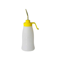 【Furupla】202立式黃銅噴嘴塑膠油壺 便攜型 200ml ZD-0202 噴嘴長度：13cm