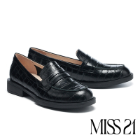 低跟鞋 MISS 21 個性復古純色全真皮壓紋樂福低跟鞋－黑