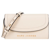 【MARC JACOBS 馬克賈伯】立體金LOGO 荔枝紋皮革 WOC 兩用 斜背包 皮夾(奶油白)
