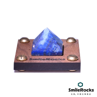 【SmileRocks 石麥】青金石金字塔 2.8x2.9x2.3cm(療癒水晶 附SmilePad 6x6 底板)