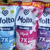 Molto Pewangi Pakaian 780ml