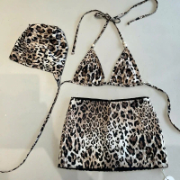 set đồ 3 món : chân váy + mũ + bra hoạ tiết da báo nhabachtuoc ( leopard set  )