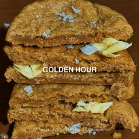 GOLDEN HOUR 1 กล่อง 8 ชิ้น