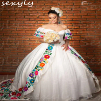 Plus Size Mexican Wedding Dress 2024 Off Shoulders Ball Gown Tradional Embroidered Bridal Dress Fantasy Medieval Gothic Bride