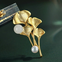 3D硬金花朵胸針杏葉仿和田玉圓珠珍珠輕奢優雅名媛風別針可當吊墜