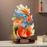 Pajangan Ikan Feng Shui Merah dengan Bunga Teratai dan Bola Kristal