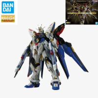 Bandai Genuine Gundam Model MGEX 1/100 ZGMF-X20A Strike Freedom Boy Action Assembly Toy Collection Model