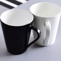 Ceramic cup Creative bone china Black and white mug V-shaped bone china cup