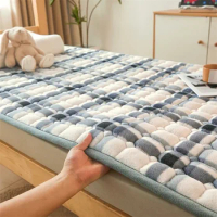 Thicken Flannel Non-slip Mattress Topper Winter Warm Soft Queen Size Bed Spread Home Dormitory Foldable Thin Tatami Mat Bedsheet