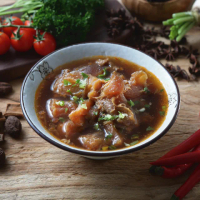 【國際牛肉店】800g冷凍紅燒牛筋含湯(清真料理 / 本土溫體溯源牛肉)