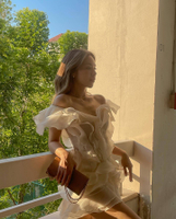 Y2K ดีไซน์เฉพาะของเวียดนาม อารมณ์อ่อนโยน ขอบระบาย V ชุดเดรสคอปกฤดูร้อนหวานไม่สม่ำเสมอชุดมินิวันเกิด