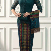 Blus Brokat Hoki Kancing + Rok Pjg pakai selendang super mewah dan elegan dipakai