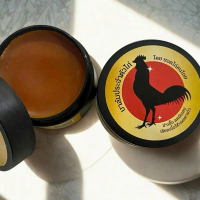 ครีมทาหน้าไก่ (Balm for rooster)