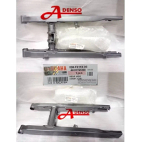 YAMAHA LC135 V1 SWING ARM ARM (ORIGINAL100%YAMAHA) 1S8-F2110-00 YAMAHA LC135 V1 ARM SWING ARM GREY
