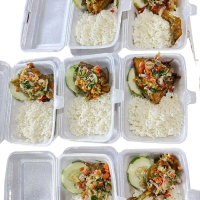makanan khas manado ayam garo rica Pedas