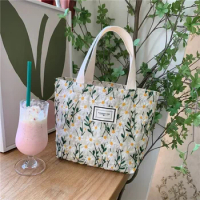 Sweet Embroidered Women's Bag 2024 New Daisy Flower Canvas Handbag Snack Storage Bento Bag Hand Carry Mommy Bag