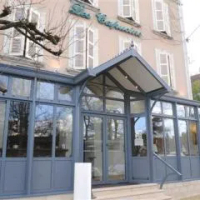 住宿 Logis Hôtel Restaurant Les Capucins 阿瓦隆