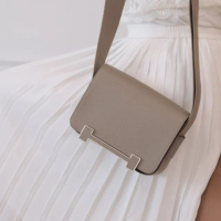 【Hermes 愛馬仕】Geta Bag Mysore 簡約金屬LOGO山羊皮翻蓋肩斜翻蓋包(大象灰)