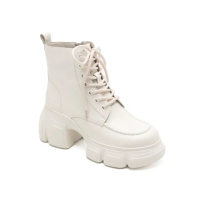 【steve madden】TWEMMA 率性綁帶厚底短靴(白色)