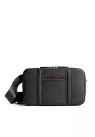 Maverick & Co. Maverick & Co. Manhattan 皮革斜背包 (黑色）