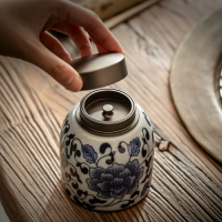 青花瓷茶葉罐密封罐陶瓷醒茶罐復古普洱纏枝蓮茶倉家用干貨存罐子