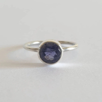 Belimbingsari Ring (Cincin Perak Batu Iolite)