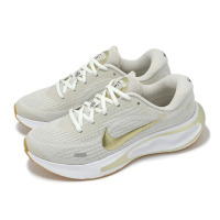 【NIKE 耐吉】慢跑鞋 Wmns Journey Run 女鞋 米白 金 緩震 反光 運動鞋(FJ7765-003)