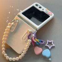Cute love Pendant Pearl Bracelet Smooth Phone case For Samsung Galaxy Z Flip 5 flip5 Cover