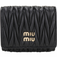 miu miu Matelasse 皺褶納帕羊皮三折短夾(黑色)