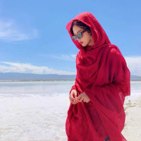 ชิงไห่ Chaka การถ่ายภาพท่องเที่ยว Salt Lake ผ้าฝ้ายสีแดงสดใสและผ้าพันคอผ้าลินินผ้าคลุมไหล่ครีมกันแดด