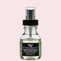Davines OI oil 50/135 ml ให้กลิ่นหอมธรรมชาติ ปกป้องเส้นผมจากความแห้งเสีย ดูแลเส้นผมเงางามและมีสุขภาพ