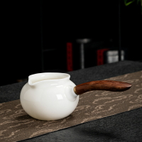 羊脂玉白瓷公道杯實木側把大號功道杯陶瓷分茶器公平杯倒茶器茶海