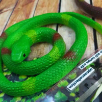 mainan binatang ular karet lentur kenyal padat seperti ular asli