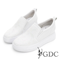 GDC-沖孔經典舒適真皮後底超輕量休閒鞋-白色