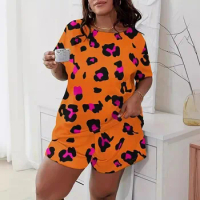 Two Piece Women's Plus Size Loungewear Set - Allover Print Short Sleeve Tee &amp; Shorts Pajama Set for Casual Comfort Sleepwear
