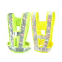 V型LED反光背心 安全背心 指揮反光衣 簡易V型背心 反光度強 黃/綠兩款隨機 安全背帶 發光衣 LEDVV