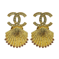 Chanel 經典水鑽雙C貝殼造型針式耳環(金)