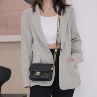 CHANEL 新款金幣鏈帶小牛皮Mini方胖肩斜背包(黑 17cm)