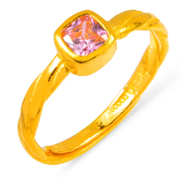 【GJS 金敬順】買一送一黃金戒指粉色方鑽求婚戒(金重:1.03錢/+-0.03錢)