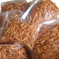 snack jajanan gurih stik pangsit enak...