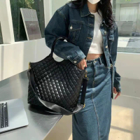 【MoonDy】包包 菜籃包 媽媽包 女包 斜背包女 韓國包包 菱格包包 小香風包 包包女 大容量包包