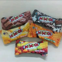 MOMOGI 4g [1 BOX Isi 20 Bungkus] - Makanan Ringan Ekstrudat Aneka Rasa Snack Camilan Murah Ecer Gros